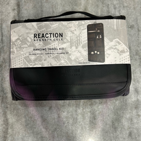 Reaction Kenneth Cole Hanging Travel Bag - Picture 9 of 9